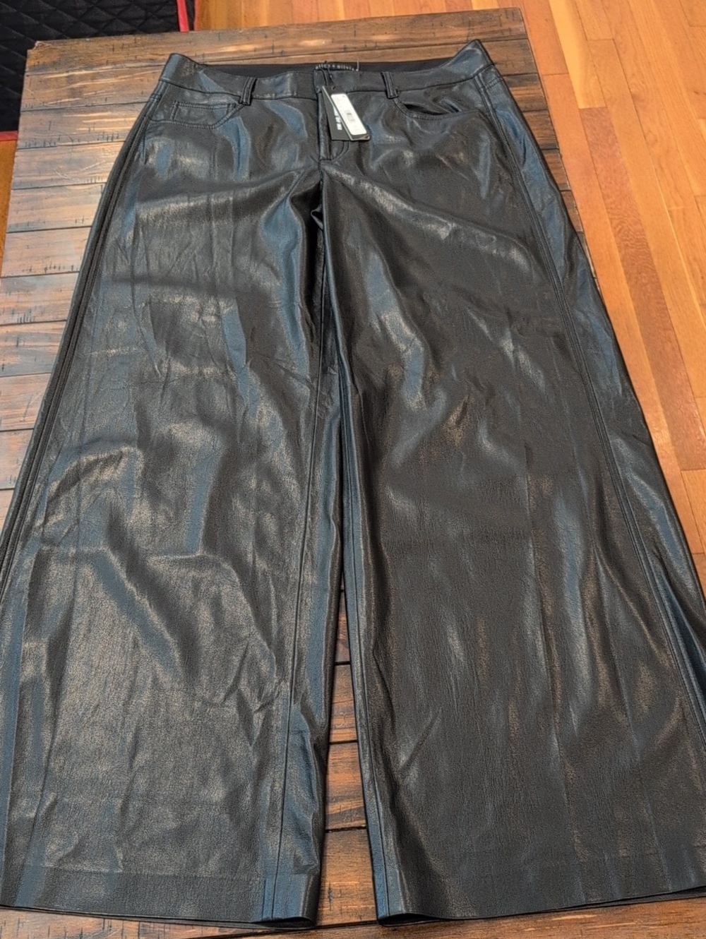 Alice + Olivia Trish Faux Leather Wide Leg Pants NWT - Picture 3 of 9